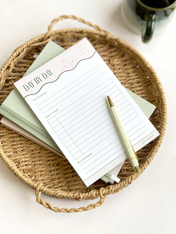 Hardback 2025 Diary, Daily Planner & Pen Bundle