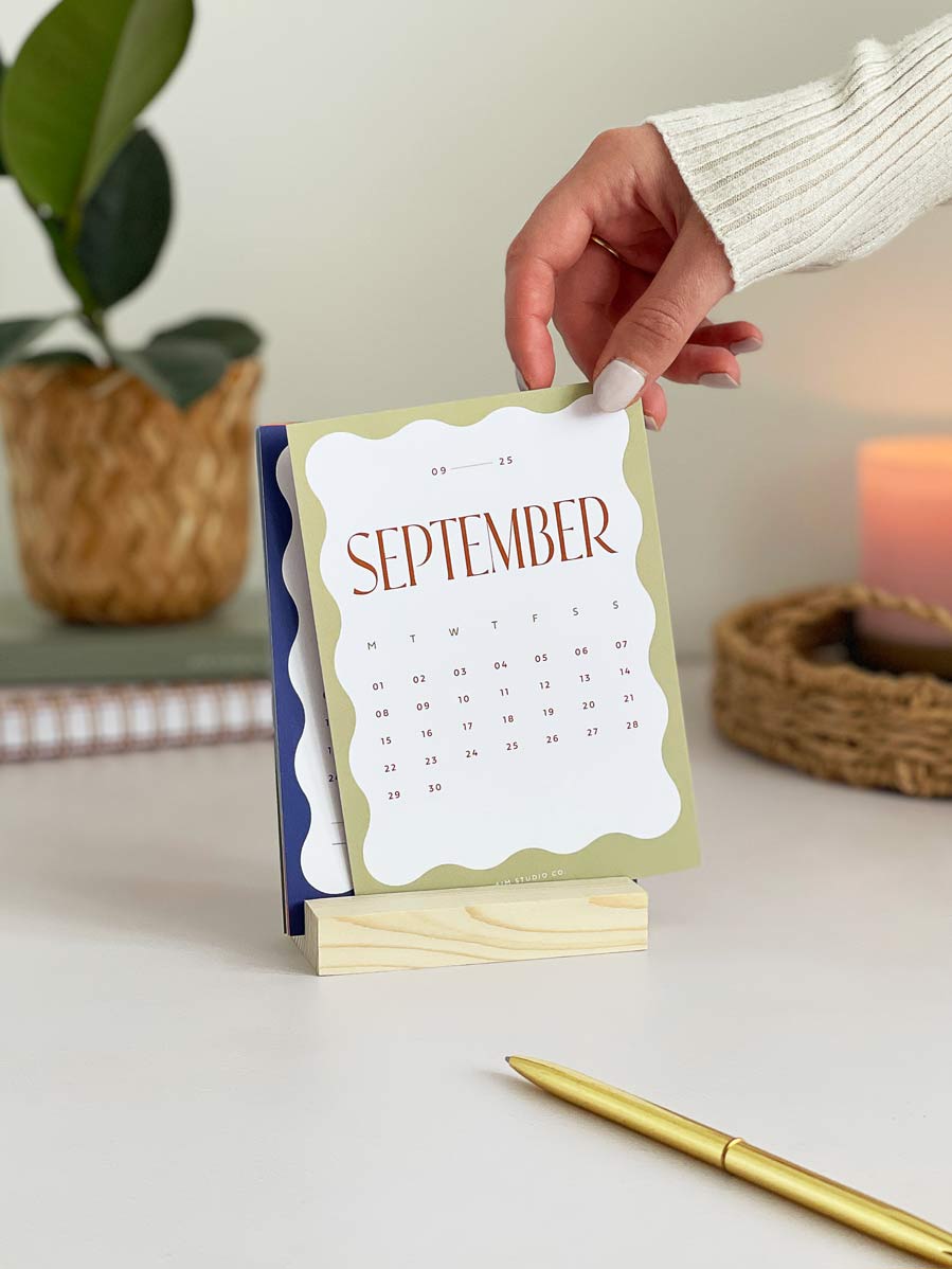 2025 Desktop Calendar with Wood Stand | Wavy Colour Block