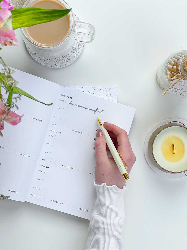 CLEARANCE | 52-Week Undated Speckled Planner