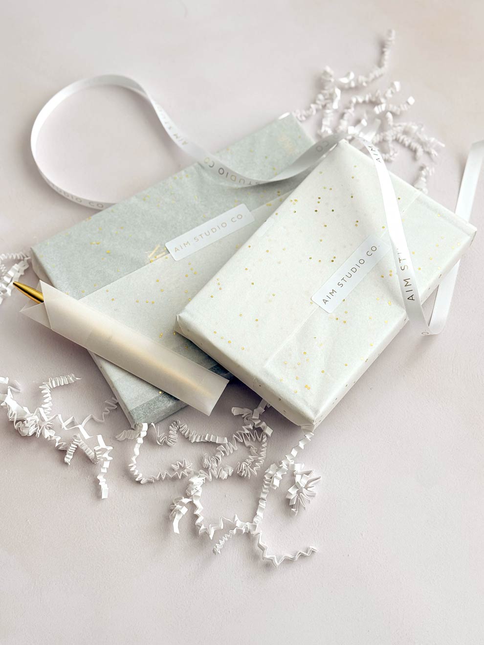 2026 Diary, Desk Calendar & Pen Bundle: Pink