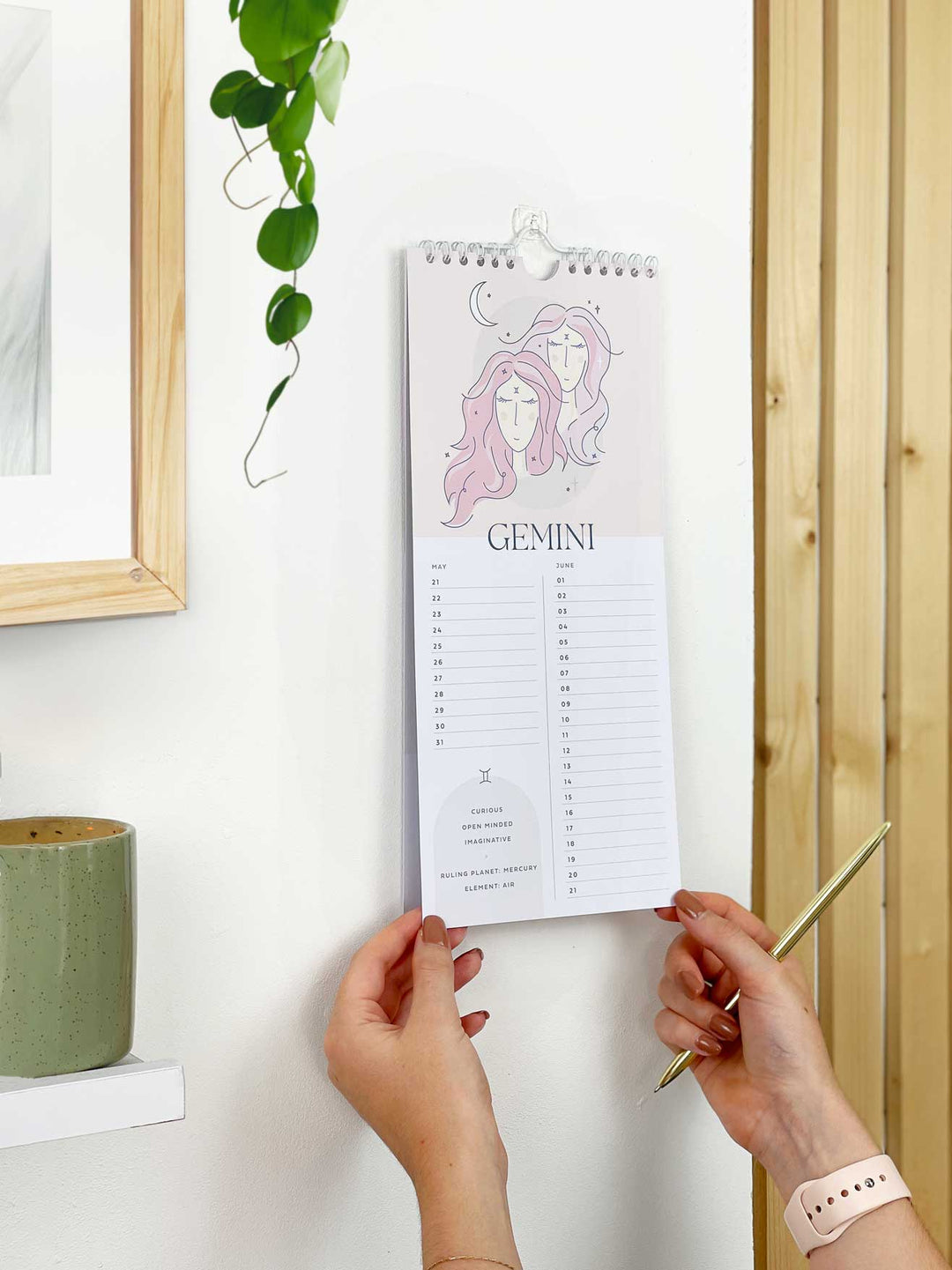 CLEARANCE: Illustrated Zodiac Birthday Calendar
